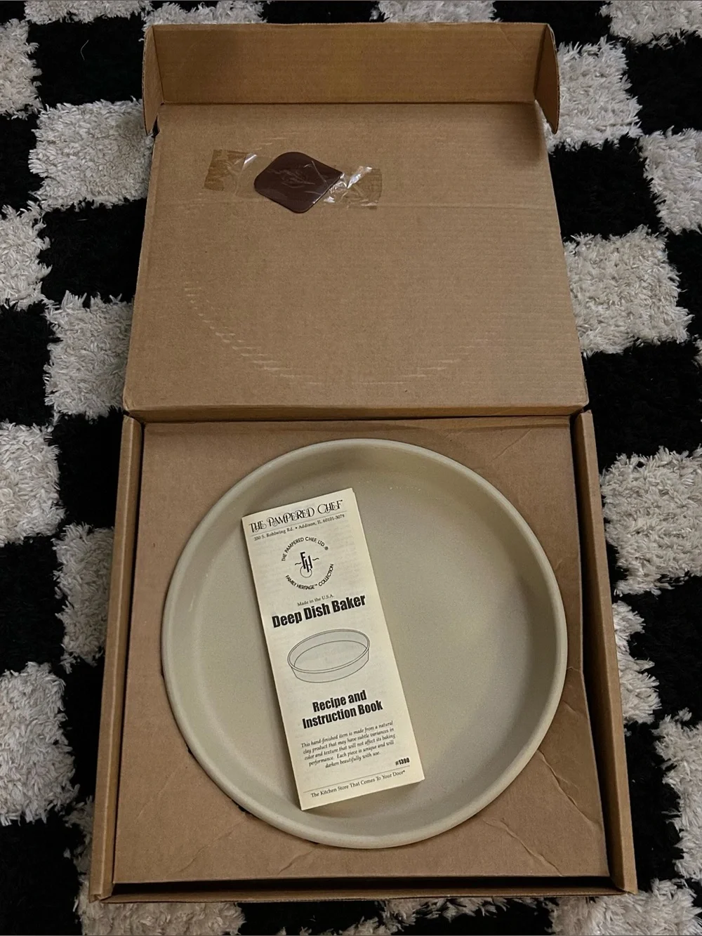 Pampered Chef Stoneware Family Heritage Deep Dish Baker 11in Round 1390 NIB